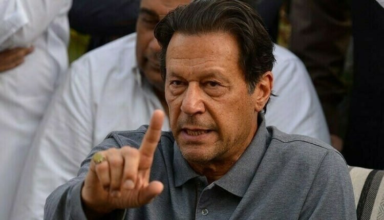 عمران خان نے پی ٹی آئی ارکان کو پارٹی کے اندرونی معاملات پر عوام میں گفتگو کرنے سے روک دیا