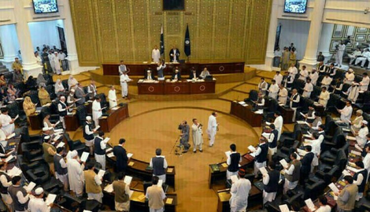 امیدواروں کے دستبردار نہ ہونے پر حکومت اور اپوزیشن کا خیبرپختونخوا سینیٹ الیکشن مشترکہ لڑنے کا فیصلہ