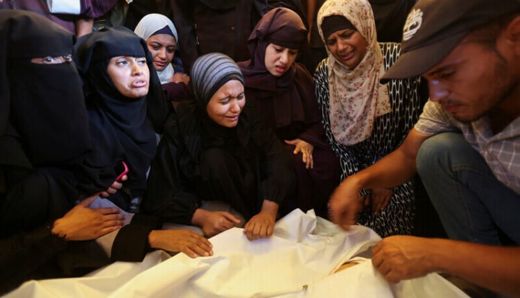غزہ میں بھوک نے مزید 14 افراد کی جان لے لی، اسرائیلی حملوں میں مزید 41 فلسطینی شہید