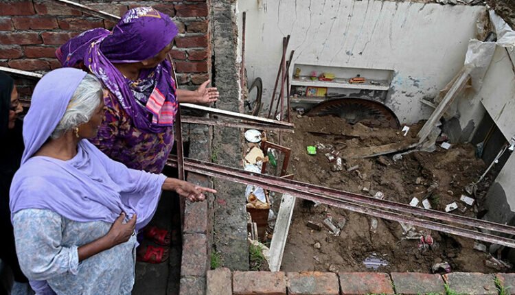 پنجاب: 24 گھنٹوں کے دوران بارش سے 28 افراد جاں بحق ہوئے، ریسکیو حکام