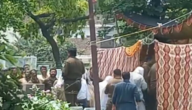 راولپنڈی: پوسٹمارٹم میں 18 سالہ سدرہ کو گلا دبا کر قتل کرنے کی تصدیق، سربراہ جرگہ سمیت مزید 4 گرفتار