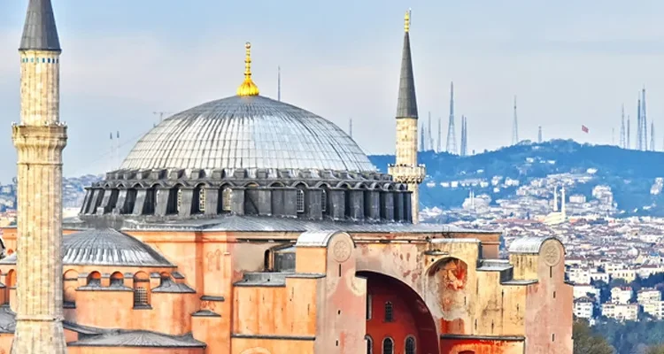 ترکیہ: تاریخی آیا صوفیہ مسجد میں آگ لگانے کی کوشش ناکام بنادی گئی،ویڈیو بھی سامنے آ گئی